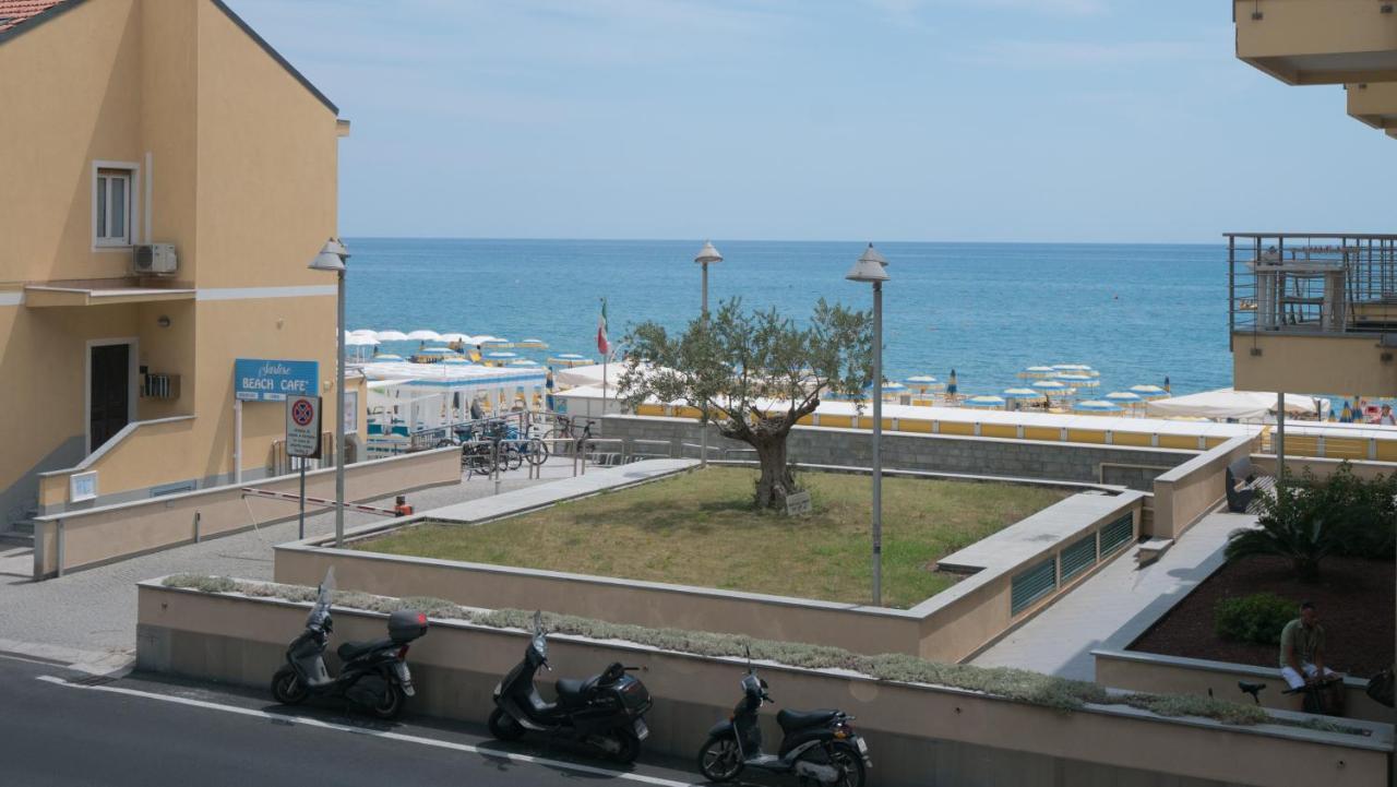 Babyaccommodation Family Experience IV Pietra Ligure Luaran gambar